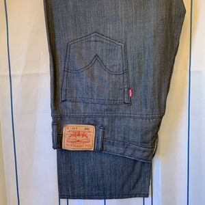 Men’s Levi 569 jeans